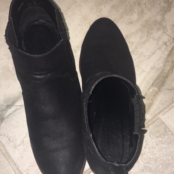 Black Booties - Vegan Leather - Picture 3 of 8